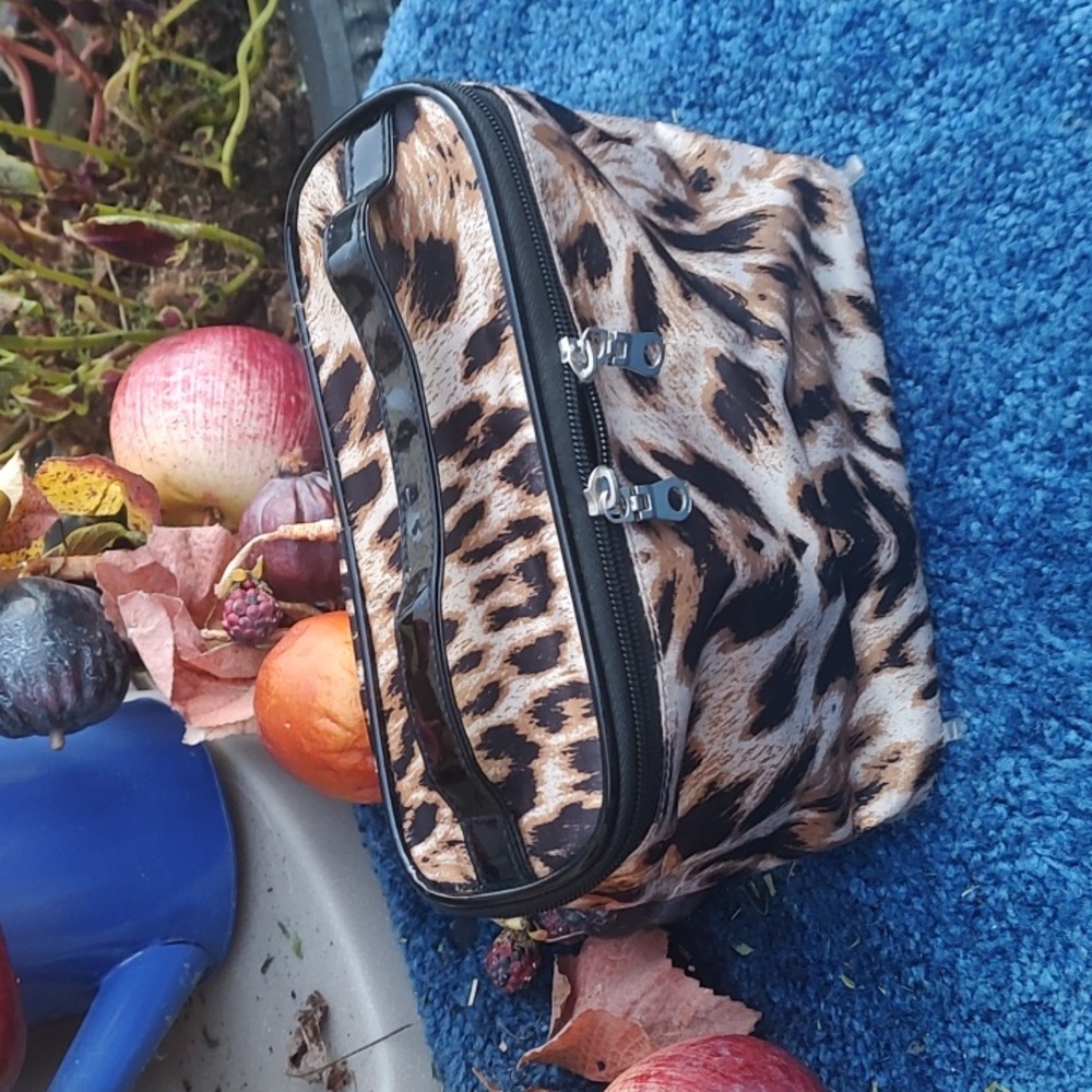 Leopard Make up Bag - Picture 2 of 8